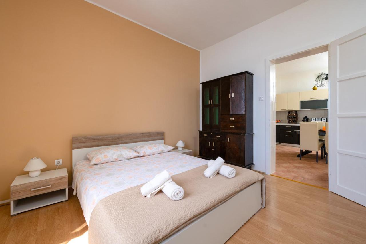 Apartment Dobric Koromačno 外观 照片