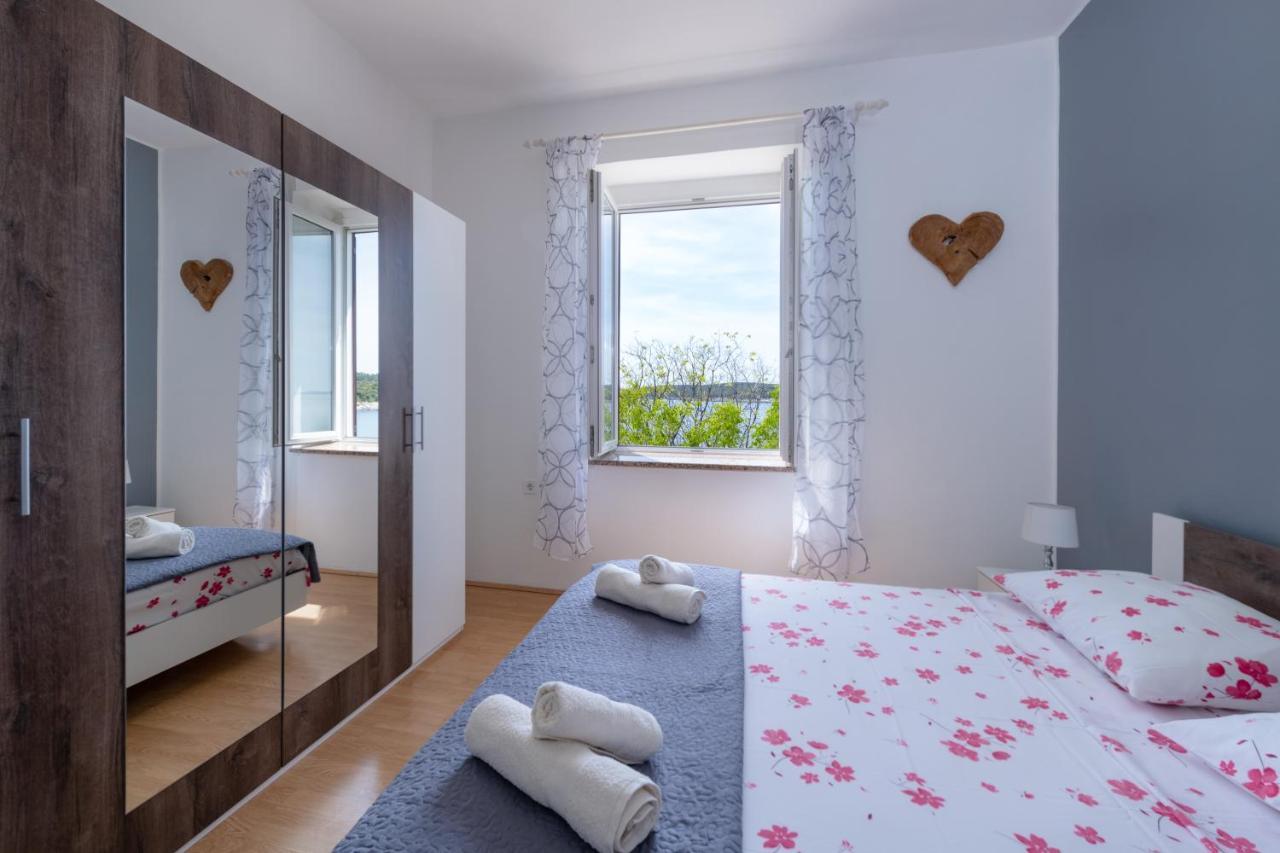 Apartment Dobric Koromačno 外观 照片