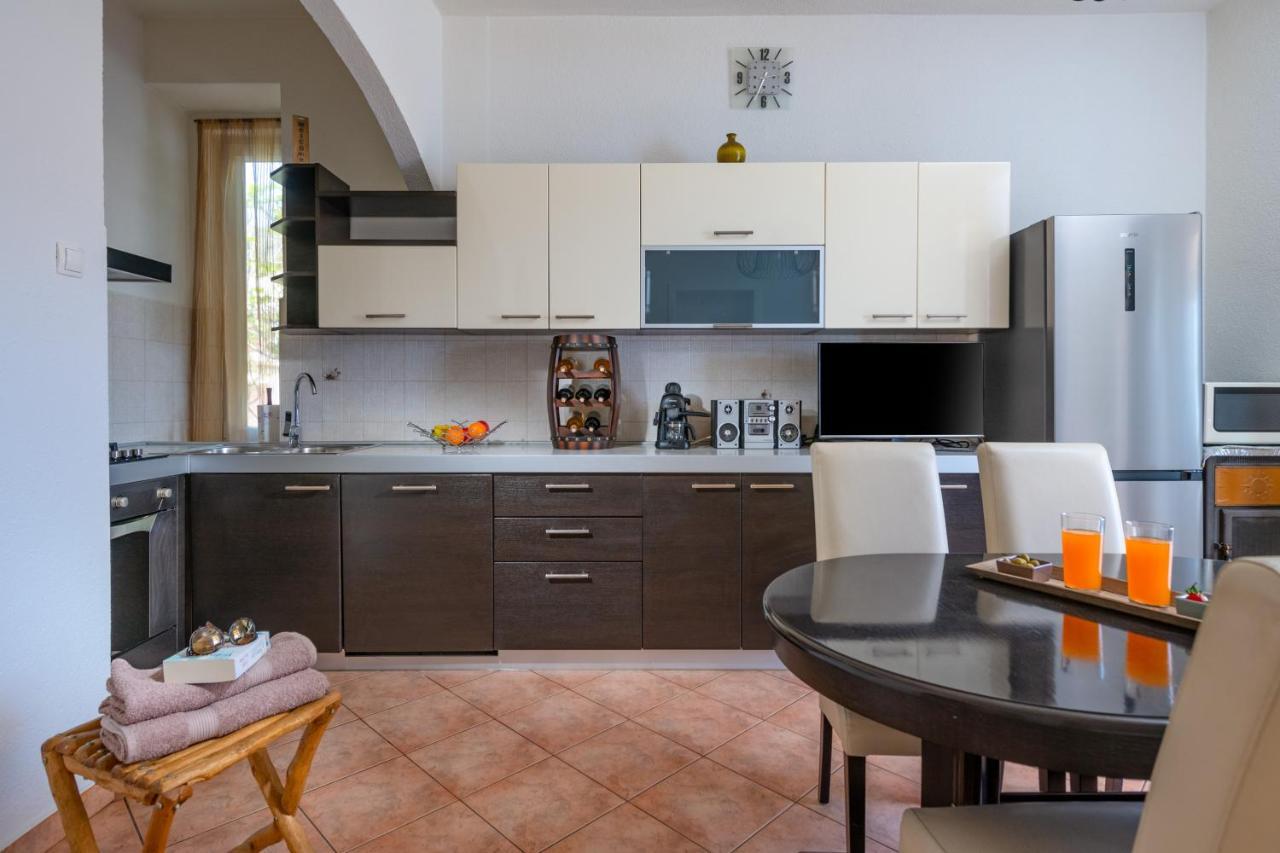 Apartment Dobric Koromačno 外观 照片